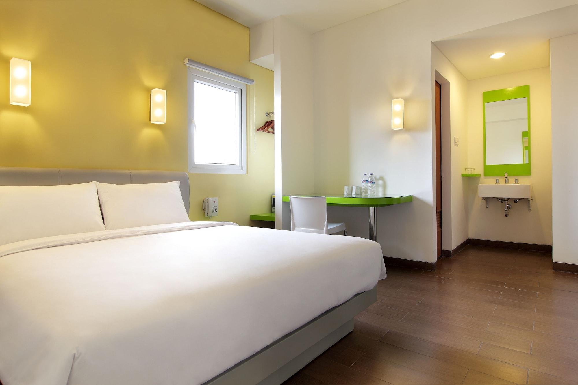 Amaris Hotel Mangga Besar Jakarta Exterior photo