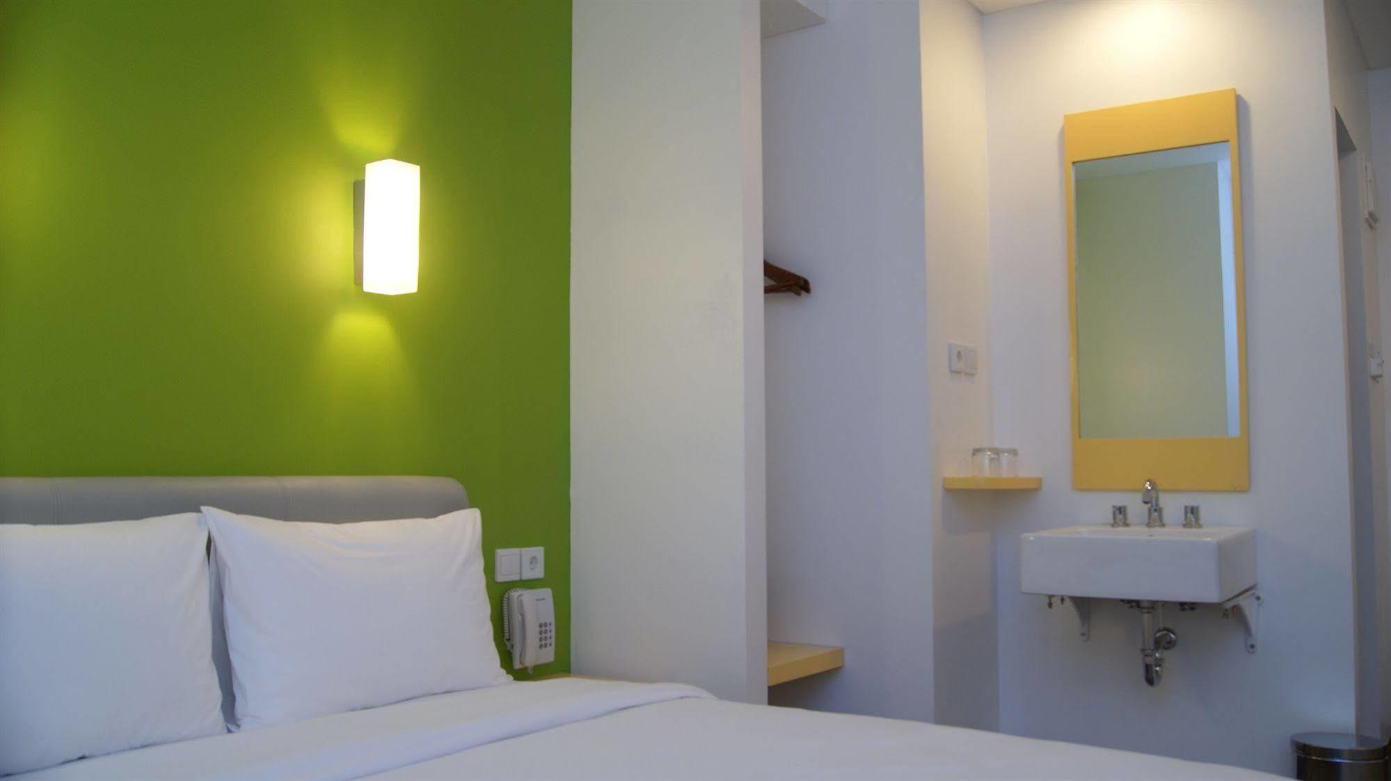 Amaris Hotel Mangga Besar Jakarta Exterior photo